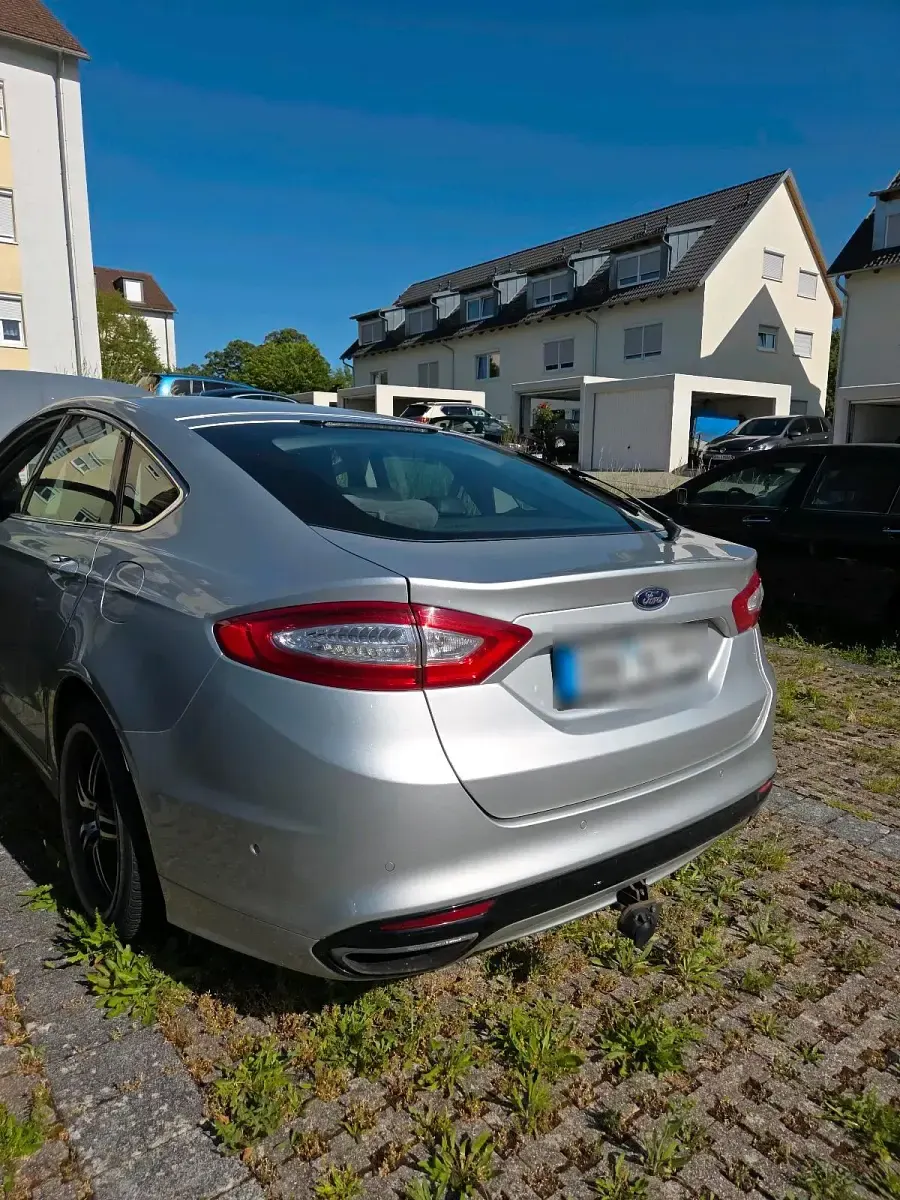 Gebraucht Ford Mondeo Titanium 203 PS (149 kW) 2016 Silber Limousine