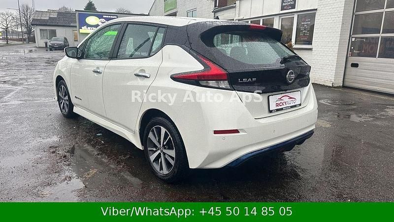 Gebraucht Nissan Leaf Acenta 110 kW (150 PS) 2019 Weiß Kleinwagen