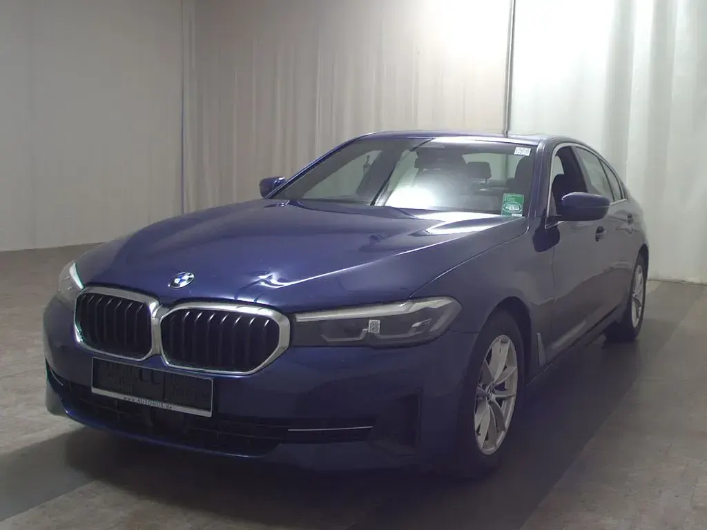 Gebraucht BMW 520 Performance 190 PS (139 kW) 2023 Blau Limousine