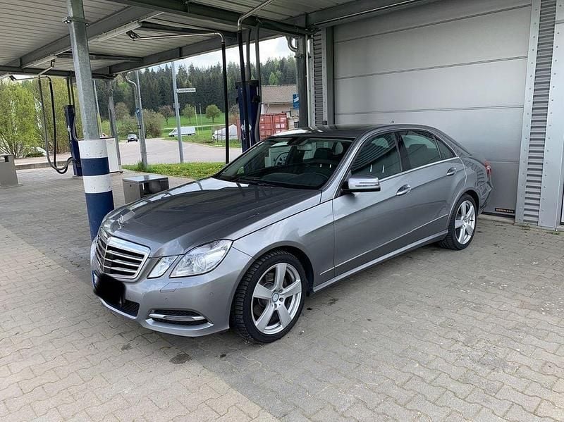 Gebraucht Mercedes E350 Avantgarde 265 PS (194 kW) 2013 Silber Limousine