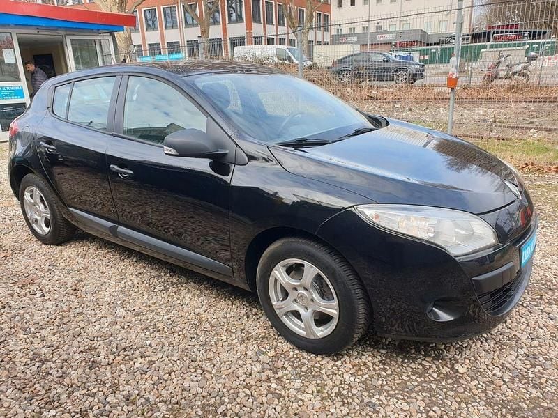 Gebraucht Renault Mégane 101 PS (74 kW) 2011 Schwarz Limousine