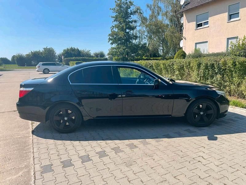 Gebraucht BMW 520 177 PS (130 kW) 2009 Schwarz Limousine