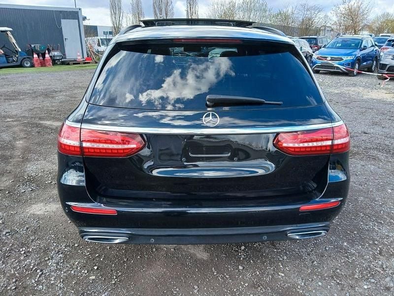 Gebraucht Mercedes E300 265 PS (194 kW) 2021 Schwarz Limousine