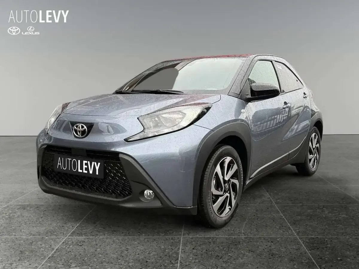 Neu Toyota Aygo 72 PS (52 kW) 2025 Celestite grey 1k3/ black mica Kleinwagen