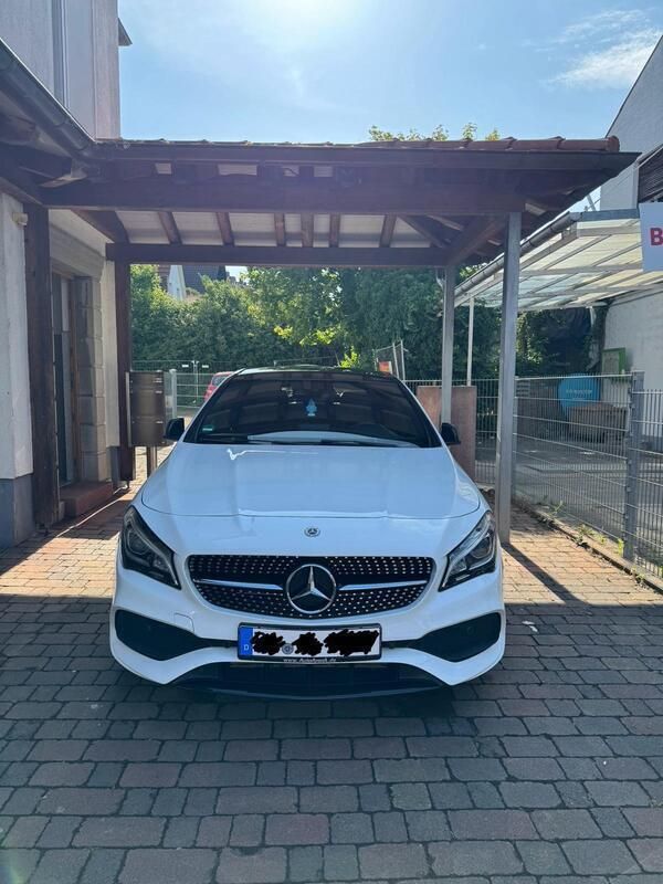 Weiß Gebraucht 2019 Mercedes CLA200 AMG Coupé | 24.800 € (Etwas zu teuer) - Bild 1/4