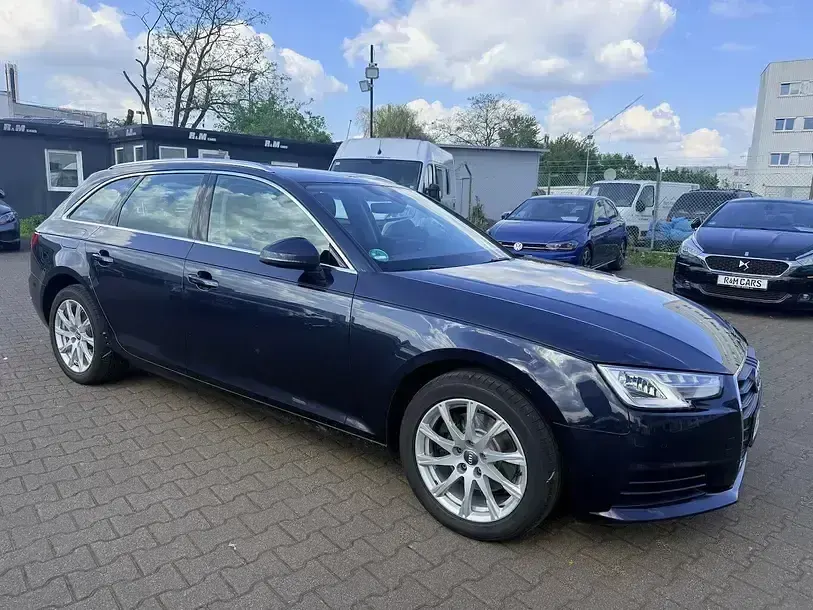 Gebraucht Audi A4 Ambiente 150 PS (110 kW) 2016 Mondscheinblau (metallic) Kombi