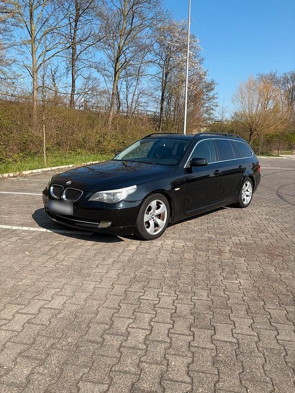 Gebraucht BMW 525 197 PS (144 kW) 2008 Schwarz Kombi