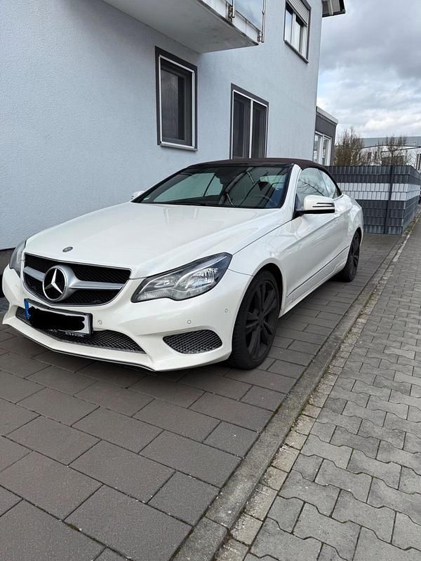 Gebraucht Mercedes E220 170 PS (125 kW) 2014 Weiß Cabrio