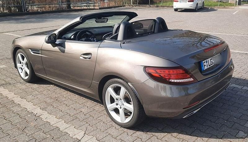 Gebraucht Mercedes SLC200 184 PS (135 kW) 2016 Braun Cabrio