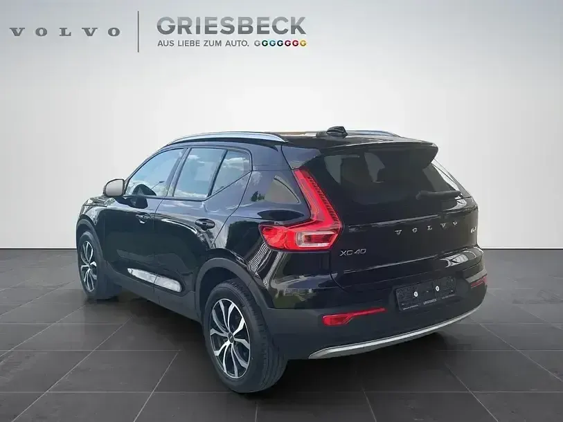 Gebraucht Volvo XC40 Momentum 190 PS (139 kW) 2020 Schwarz SUV