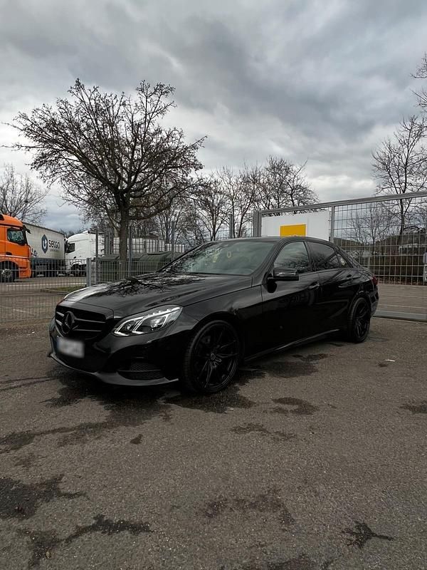 Second-hand Mercedes E350 258 CP (189 kW) 2014 Negru Berlinǎ