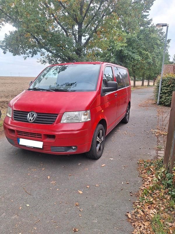 Gebraucht VW Caravelle 130 PS (95 kW) 2007 Rot Van / Kleinbus