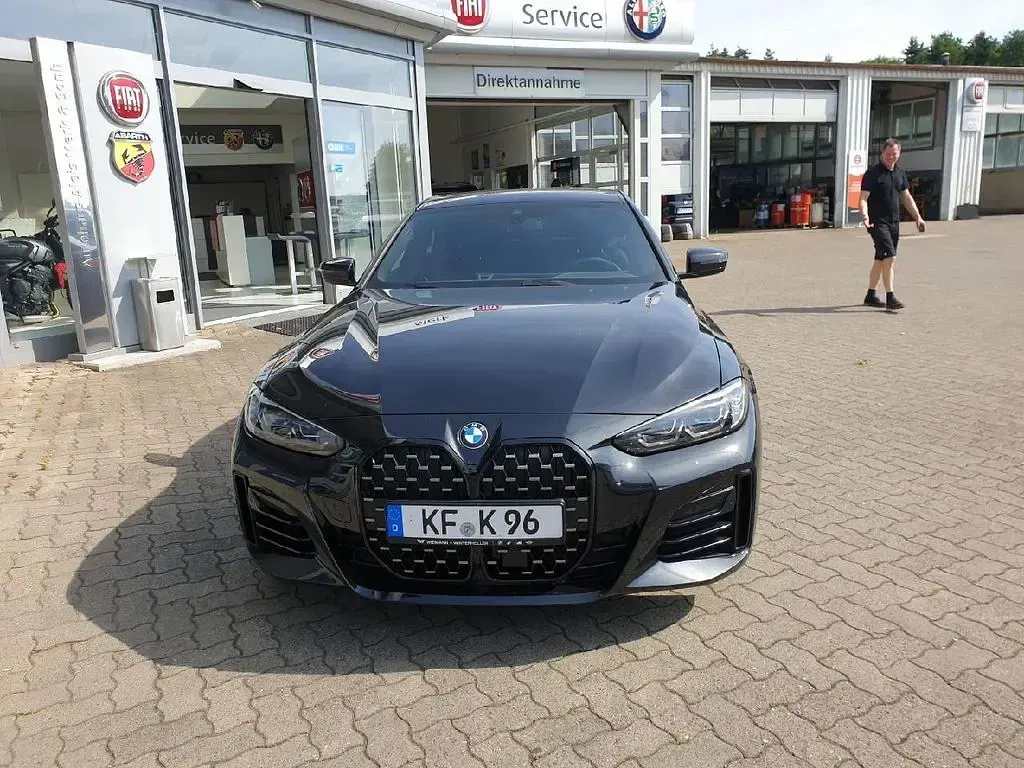 Gebraucht BMW 430 M Sport 245 PS (180 kW) 2023 Black sapphire metallic Coupé