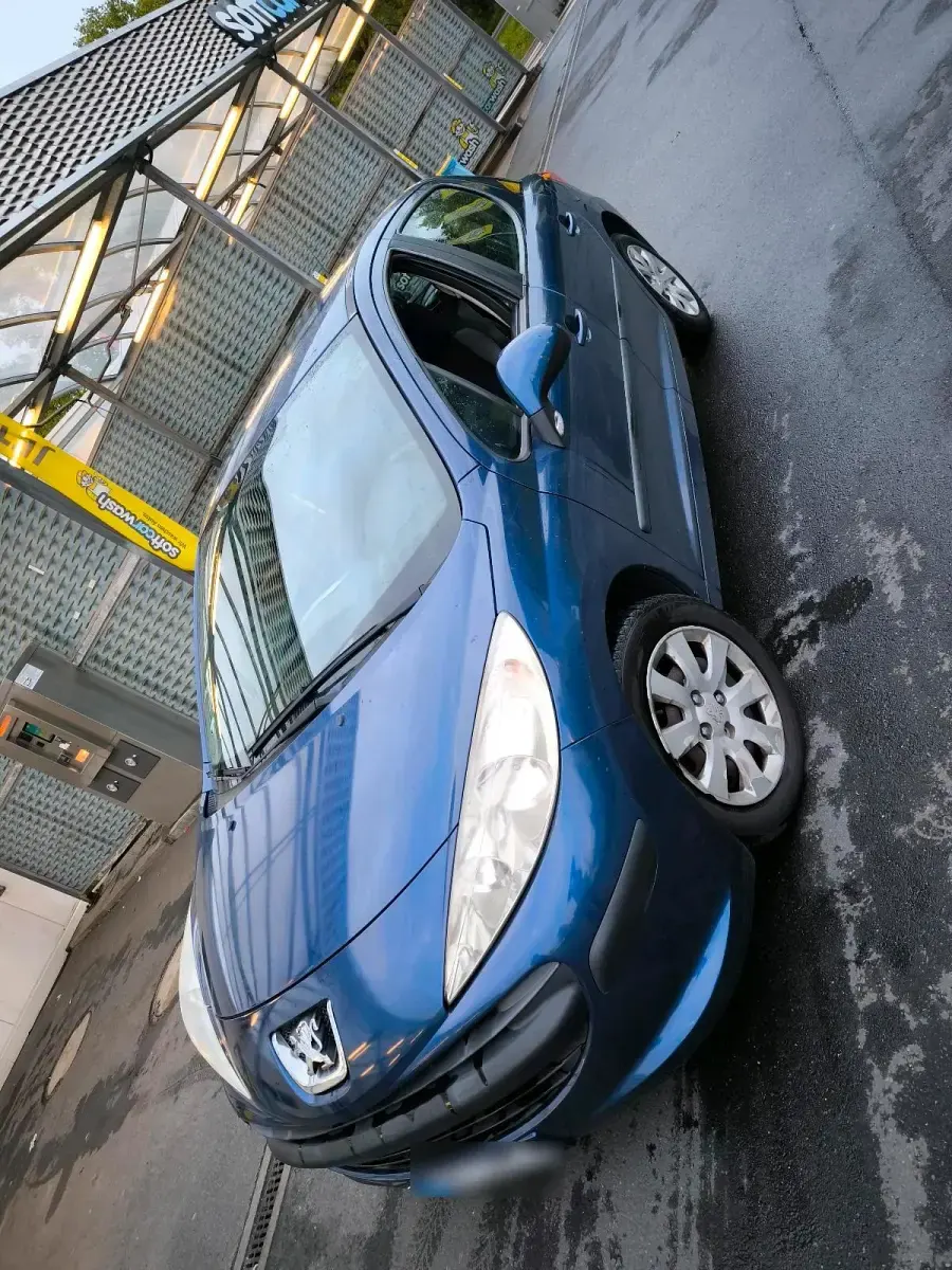 Gebraucht Peugeot 207 73 PS (53 kW) 2007 Blau Kleinwagen