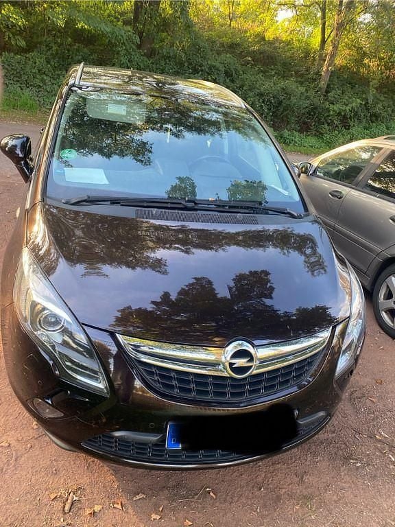 Braun Gebraucht 2015 Opel Zafira Tourer Edition Van / Kleinbus | 5.250 € (Superpreis) - Bild 1/1