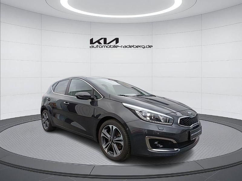 Gebraucht Kia Ceed Spirit 135 PS (99 kW) 2017 Dark gun metal Kleinwagen