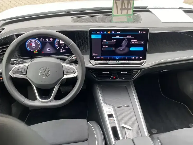 Gebraucht VW Passat 150 PS (110 kW) 2025 Weiß Kombi