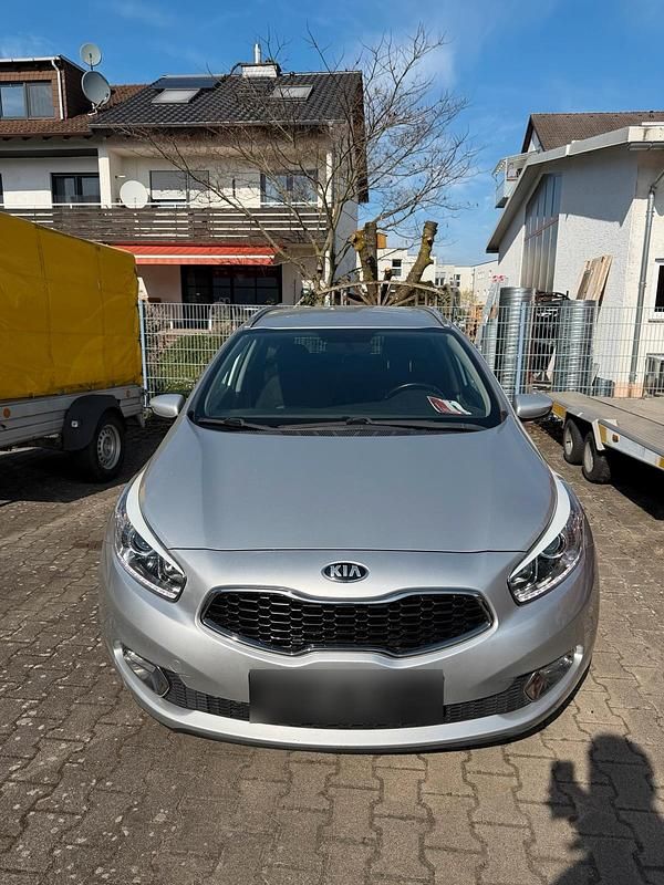 Gebraucht Kia Ceed 135 PS (99 kW) 2015 Silber Kleinwagen