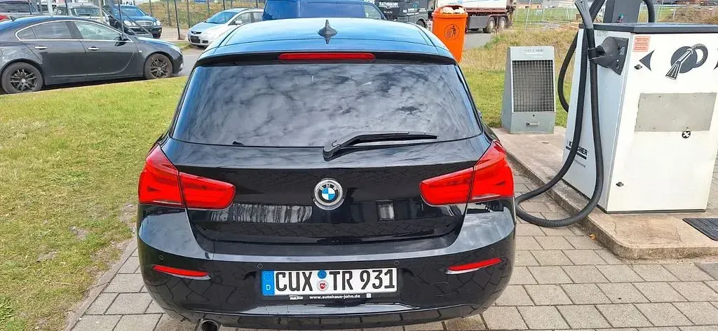 Gebraucht BMW 116 Advantage 109 PS (80 kW) 2017 Schwarz Kleinwagen