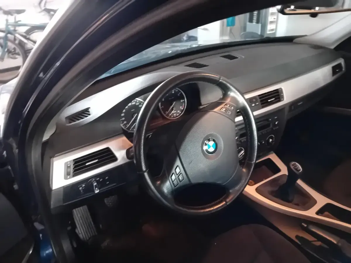 Second-hand BMW 318 143 CP (105 kW) 2009 Berlinǎ