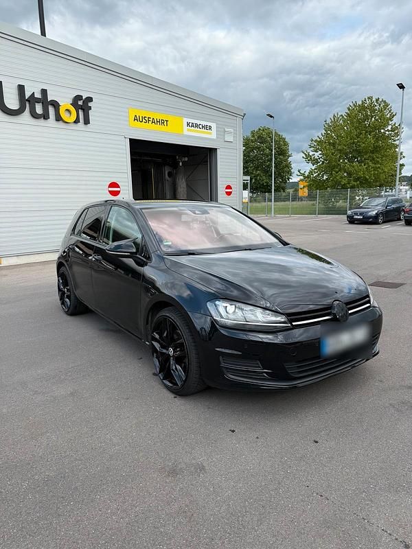 Schwarz Gebraucht 2015 VW Golf VII Limousine | 10.500 € (Etwas zu teuer) - Bild 1/4