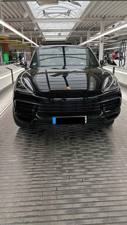 Schwarz Gebraucht 2022 Porsche Cayenne SUV | 82.990 € - Bild 1/4