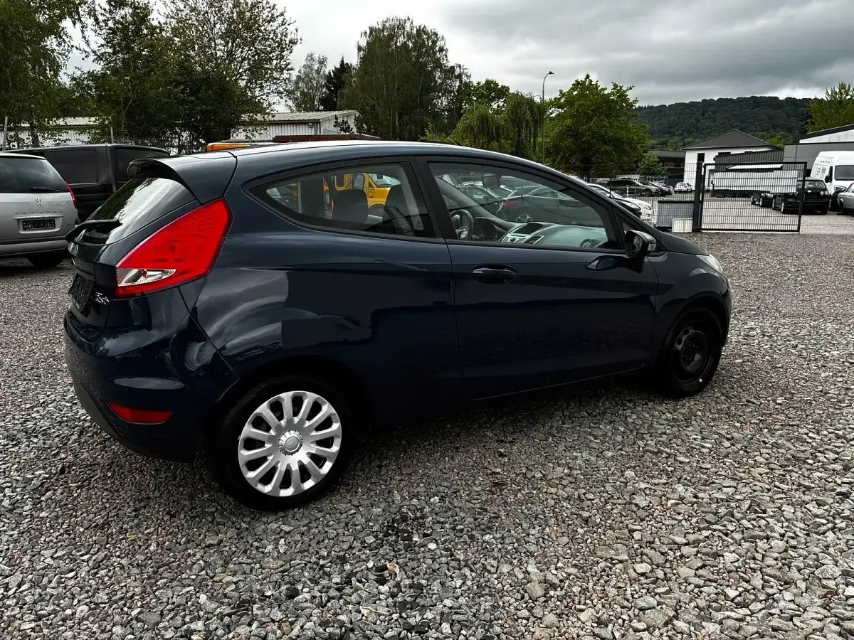 Gebraucht Ford Fiesta 97 PS (71 kW) 2009 Blau Limousine