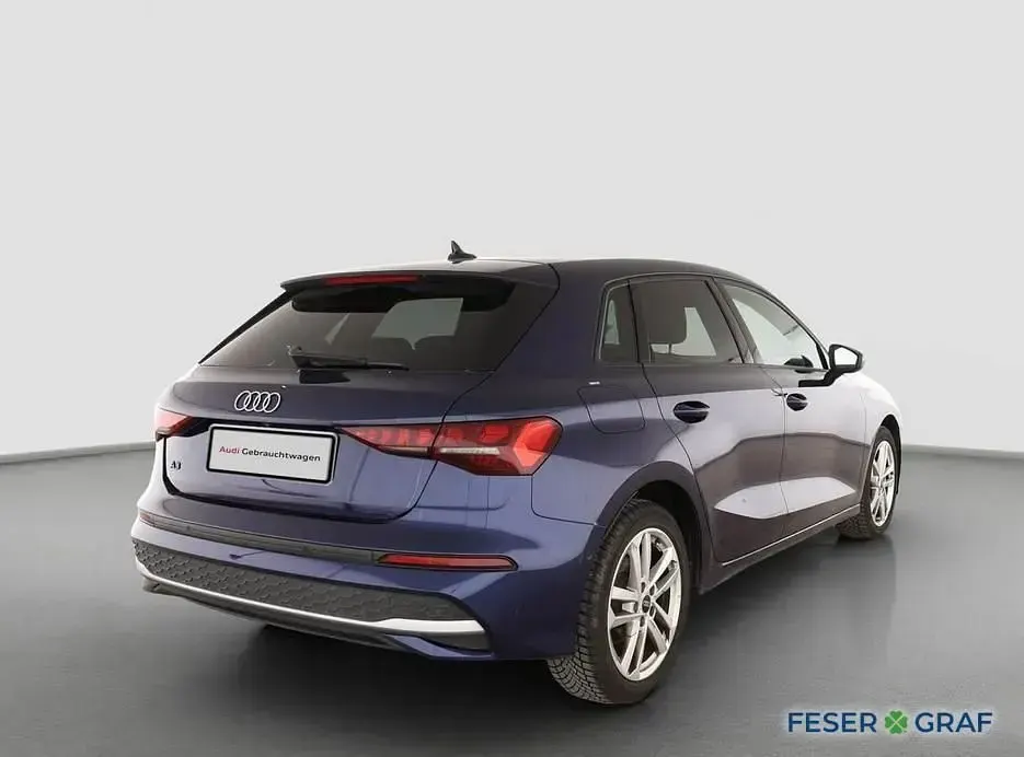 Second-hand Audi A3 Ambiente 150 CP (110 kW) 2025 Albastru Berlinǎ