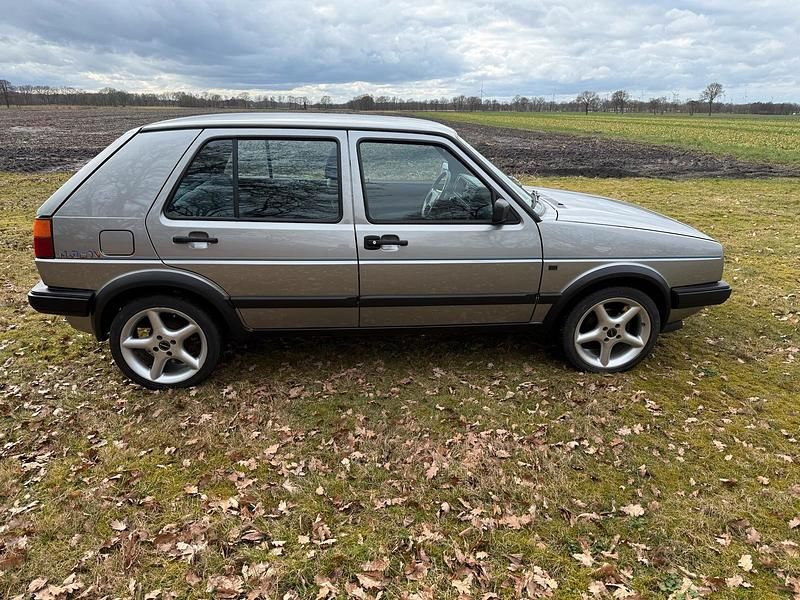 Gebraucht VW Golf II 70 PS (51 kW) 1990 Silber Kleinwagen