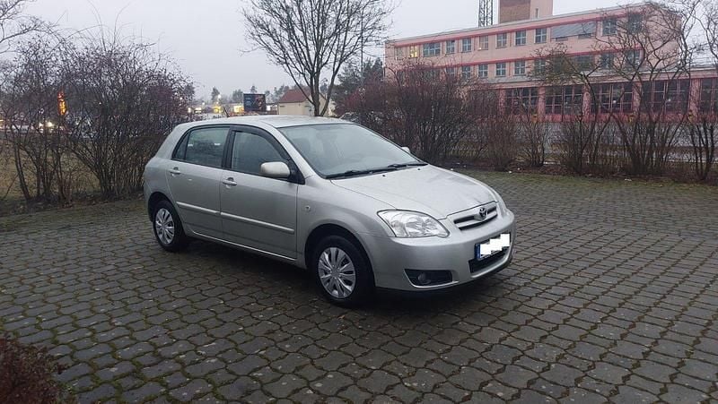 Gebraucht Toyota Corolla 97 PS (71 kW) 2006 Silber Limousine