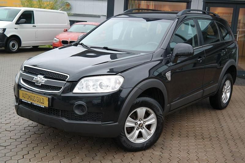 Schwarz Gebraucht 2010 Chevrolet Captiva LS SUV | 5.990 € (Teuer) - Bild 1/4
