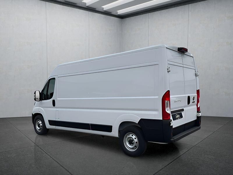 Weiß Gebraucht 2023 Fiat Ducato Van | 36.899 € (Teuer) - Bild 1/4