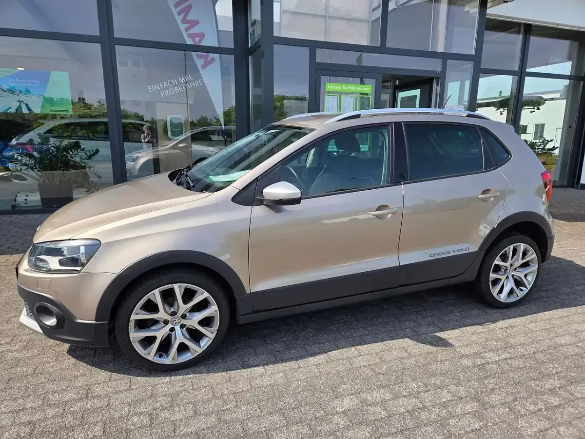 Gebraucht VW Polo Cross 90 PS (66 kW) 2015 Titanium beige metallic Kleinwagen