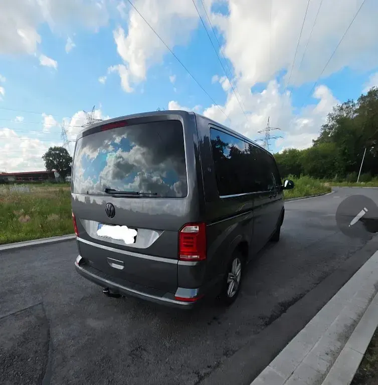 Gebraucht VW Multivan 204 PS (150 kW) 2016 Silber Van / Kleinbus