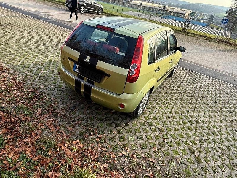 Gebraucht Ford Fiesta Style 69 PS (50 kW) 2007 Gelb Limousine