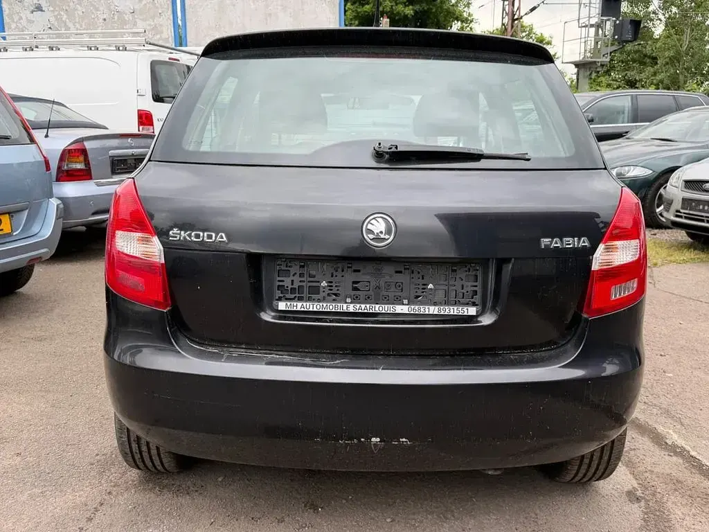 Gebraucht Skoda Fabia Active 60 PS (44 kW) 2015 Schwarz Limousine