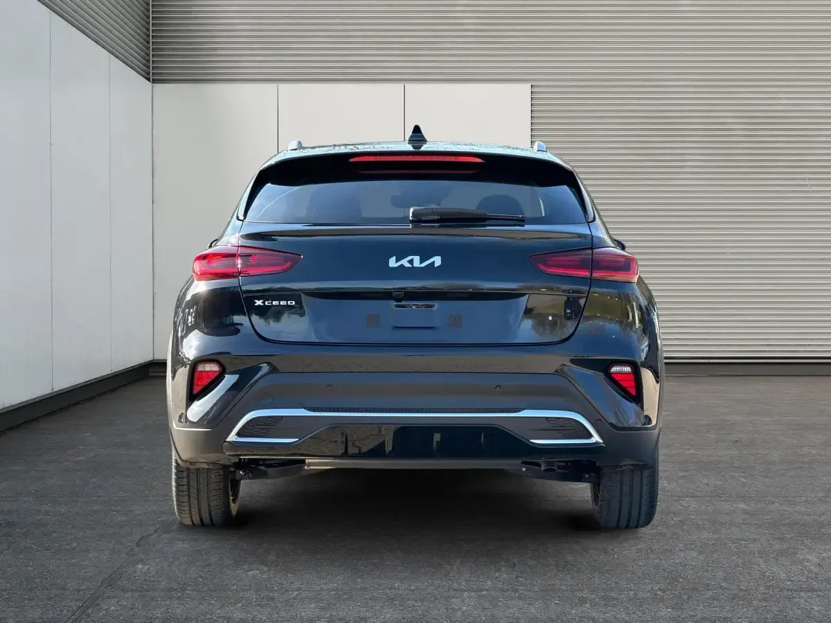 Neu Kia XCeed Exclusive 116 PS (85 kW) 2026 (zilinaschwarz metallic/schwarz) SUV