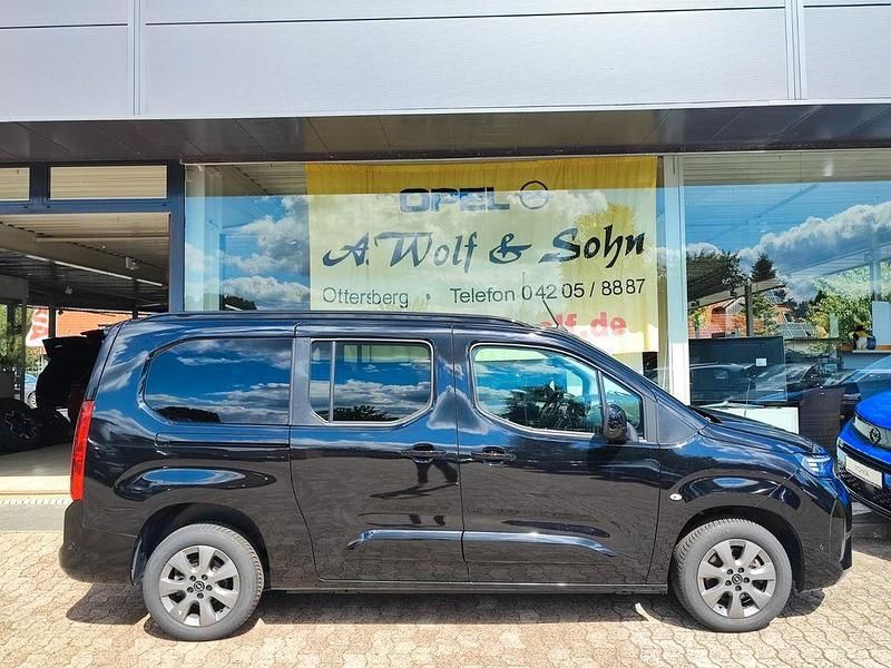 Schwarz Gebraucht 2024 Opel Combo Life XL Van / Kleinbus | 30.490 € (Teuer) - Bild 1/4
