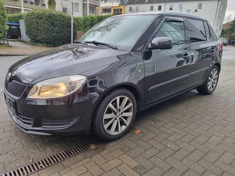 Gebraucht Skoda Fabia 69 PS (50 kW) 2014 Schwarz Limousine