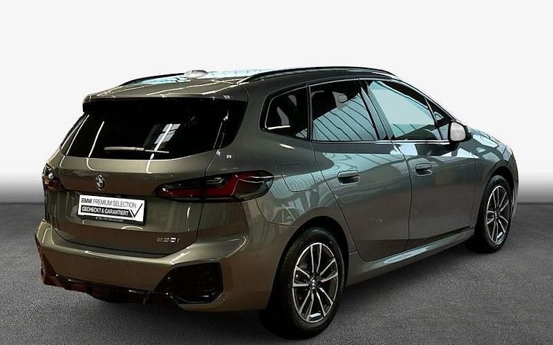Neu BMW 220 170 PS (125 kW) 2025 Grau Kombi