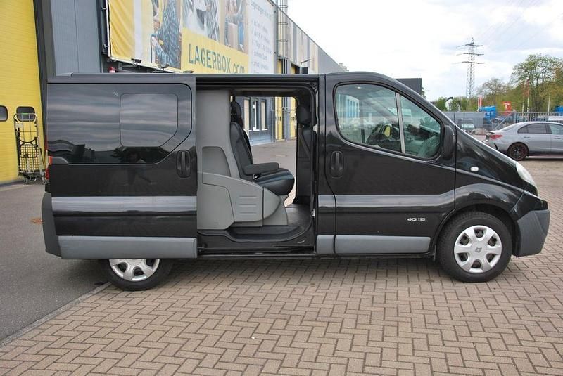 Gebraucht Renault Trafic 114 PS (83 kW) 2013 Schwarz Van / Kleinbus