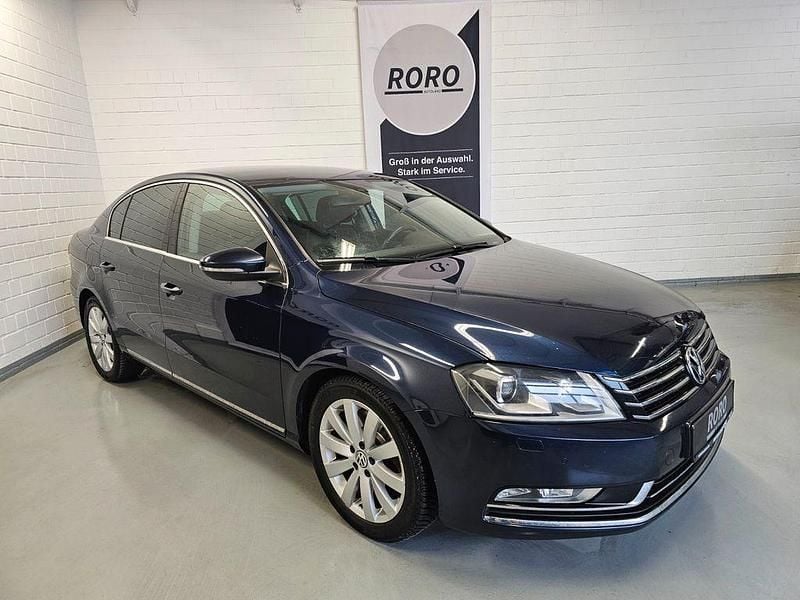 Gebraucht VW Passat Highline 299 PS (219 kW) 2014 Blau Limousine