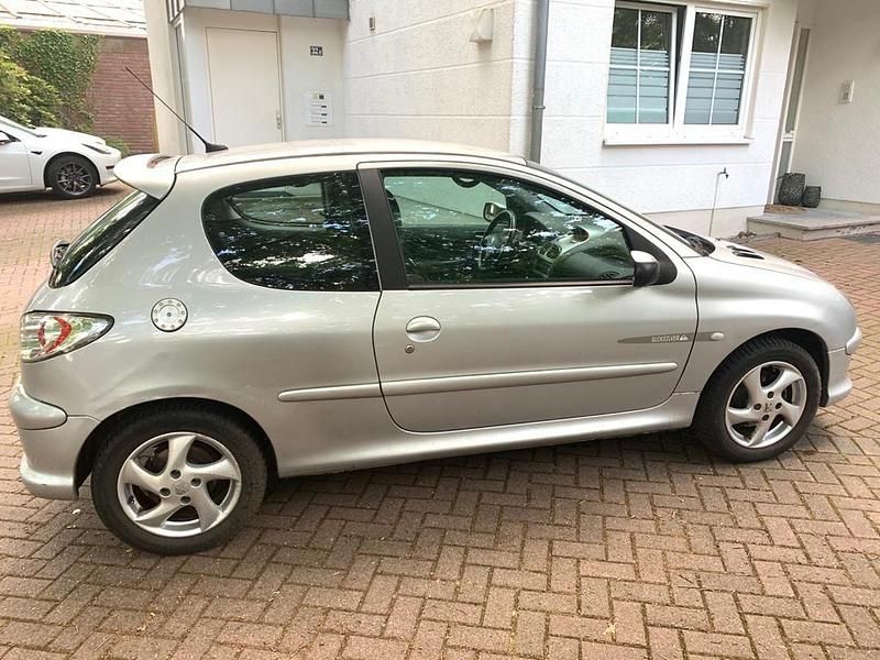 Gebraucht Peugeot 206 88 PS (64 kW) 2004 Silber Limousine