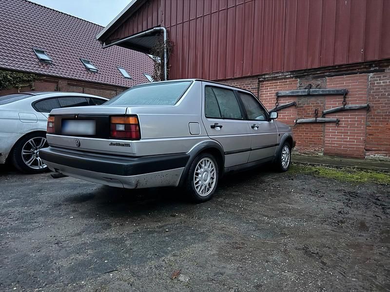 Gebraucht VW Jetta 90 PS (66 kW) 1990 Silber Limousine