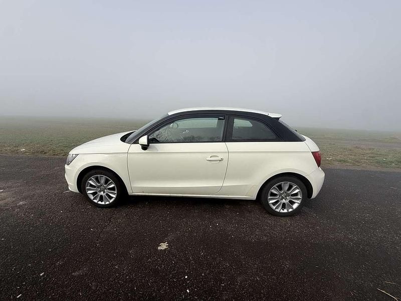 Gebraucht Audi A1 Ambition 122 PS (89 kW) 2014 Weiß Kleinwagen