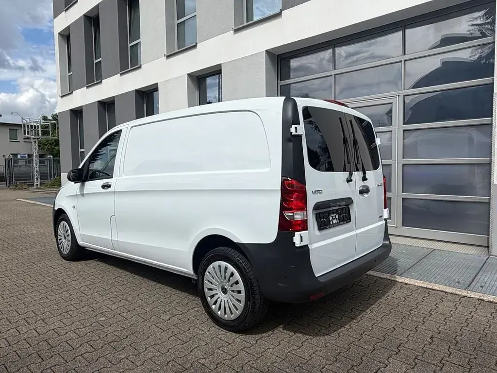 Gebraucht Mercedes Vito 163 PS (119 kW) 2023 Weiß Van