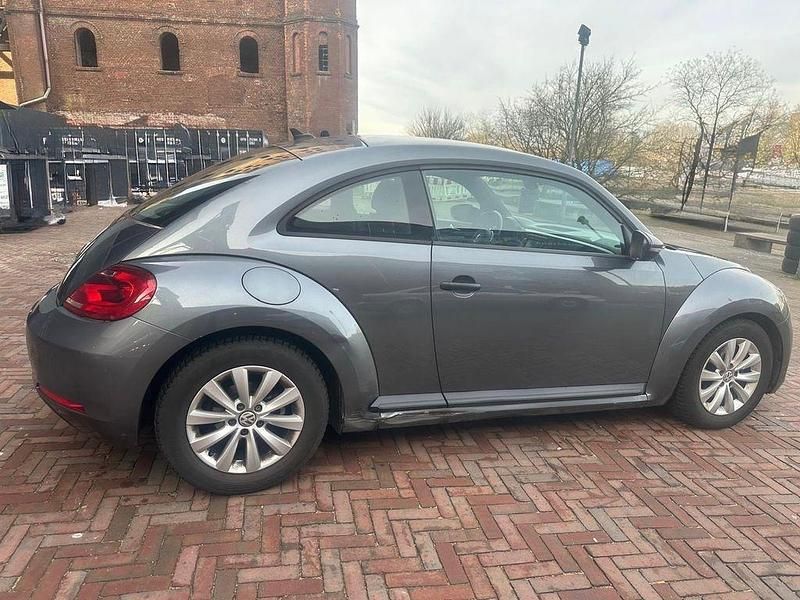 Gebraucht VW Beetle 105 PS (77 kW) 2013 Grau Kleinwagen