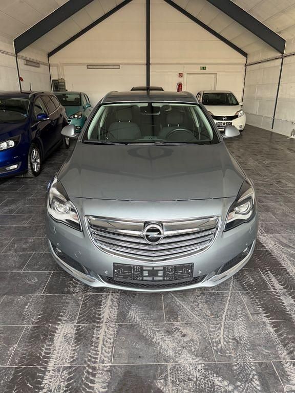 Gebraucht Opel Insignia Edition 140 PS (102 kW) 2014 Silber Kombi