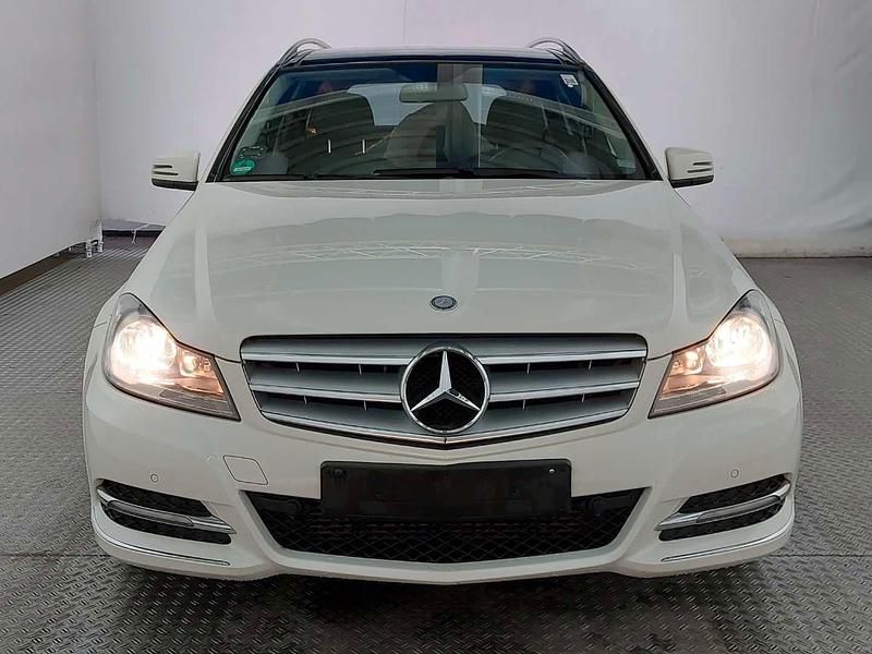 Gebraucht Mercedes C180 156 PS (114 kW) 2012 Weiß Kombi