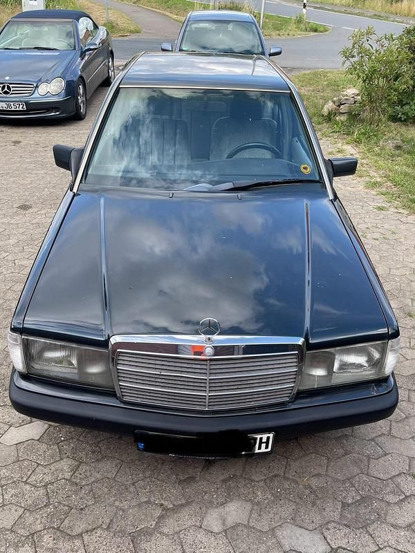 Schwarz Gebraucht 1991 Mercedes 190 Limousine | 6.300 € - Bild 1/4